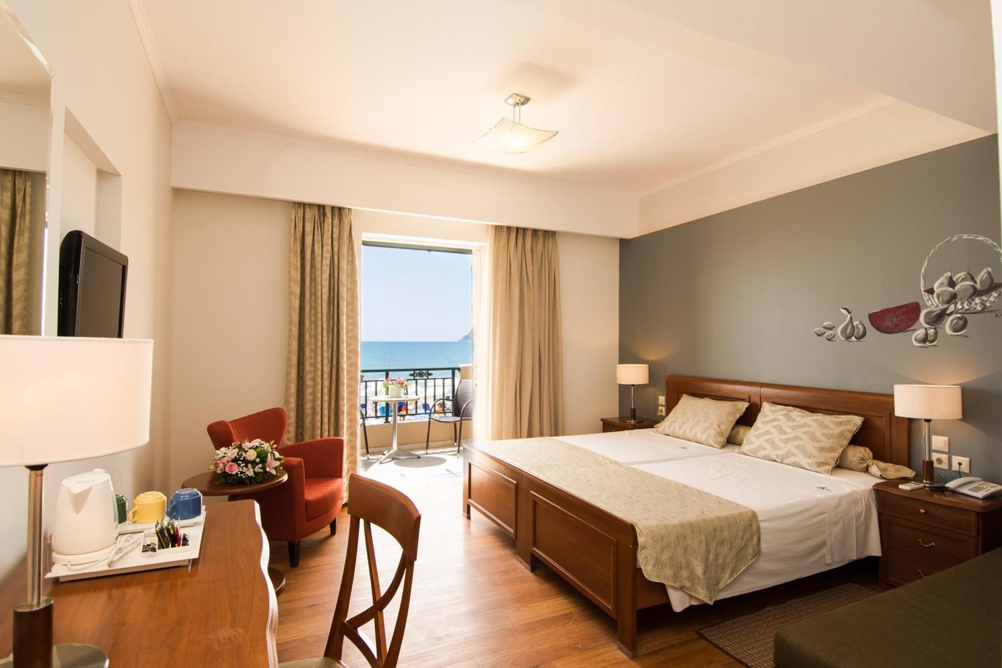 Mediterranean Beach Resort ลากานาส ภายนอก รูปภาพ
