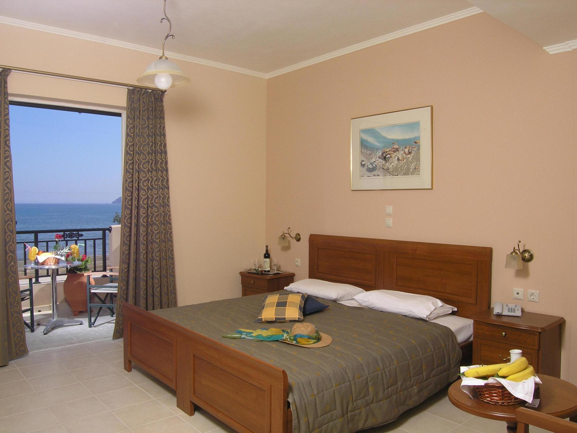 Mediterranean Beach Resort ลากานาส ห้อง รูปภาพ