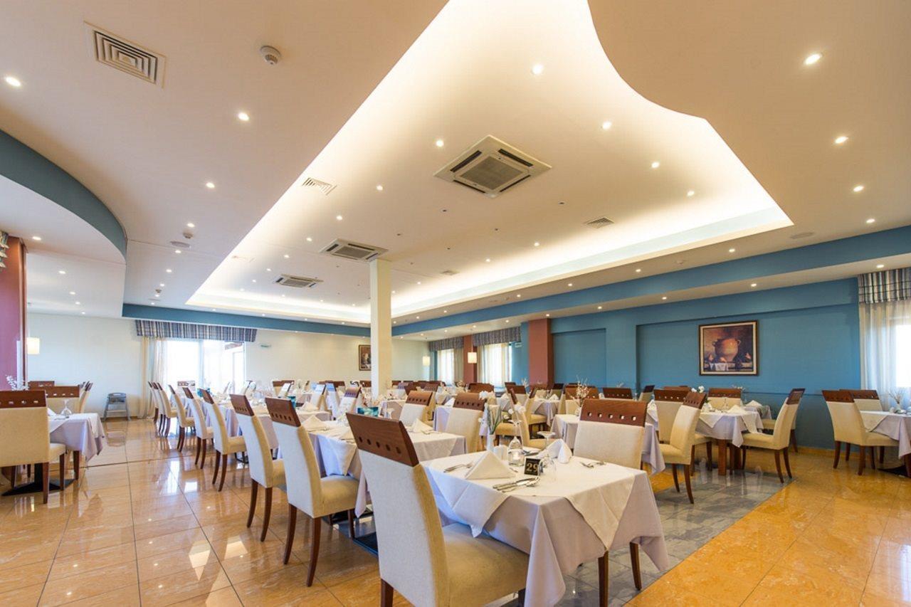 Mediterranean Beach Resort ลากานาส ภายนอก รูปภาพ