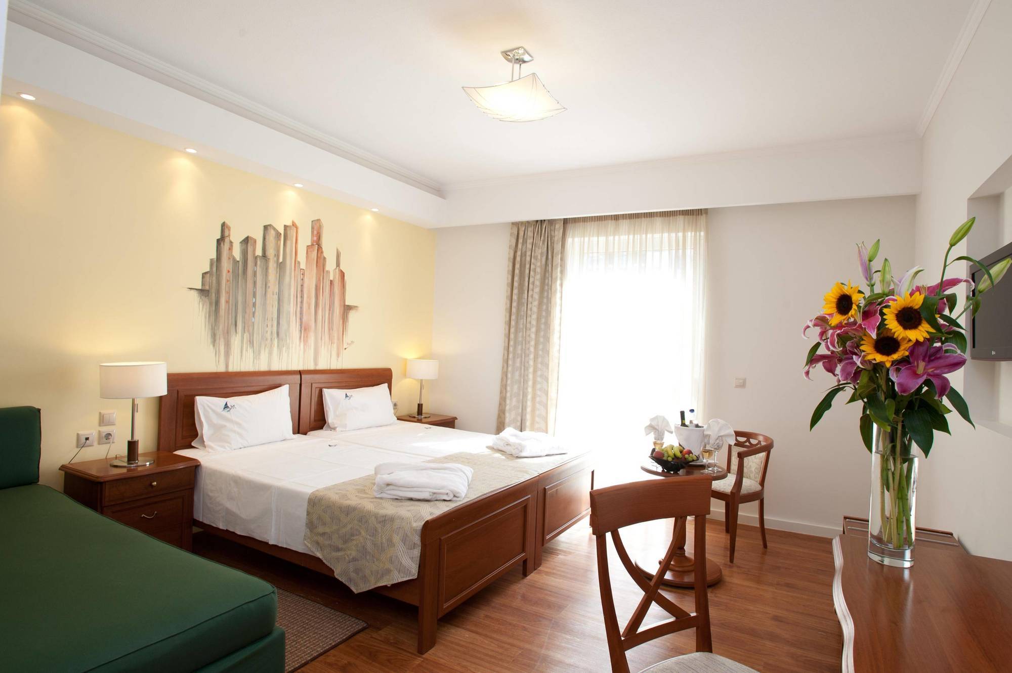 Mediterranean Beach Resort ลากานาส ภายนอก รูปภาพ