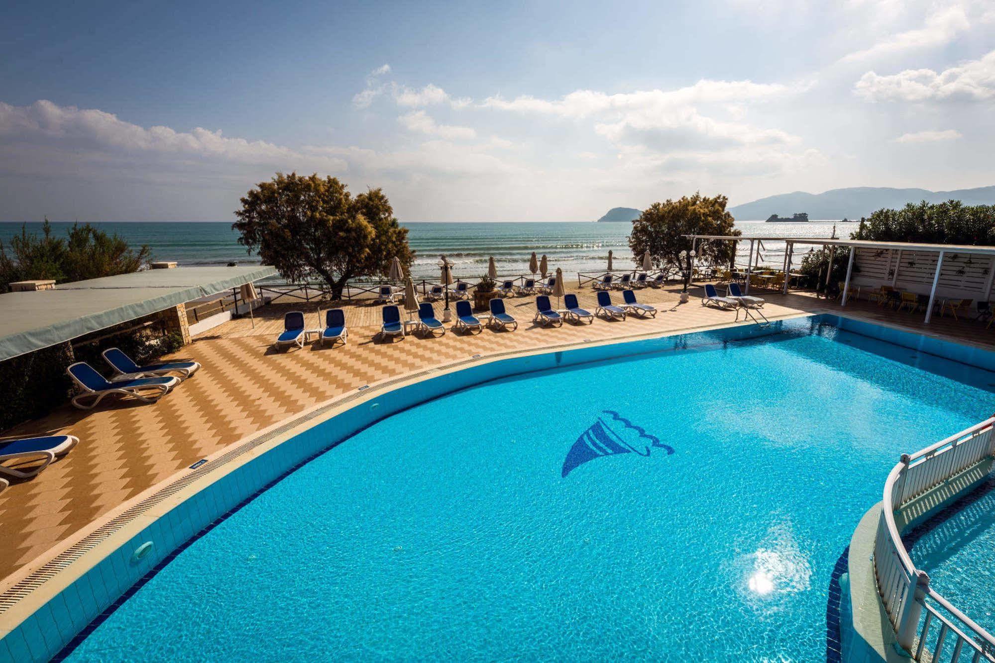 Mediterranean Beach Resort ลากานาส ภายนอก รูปภาพ