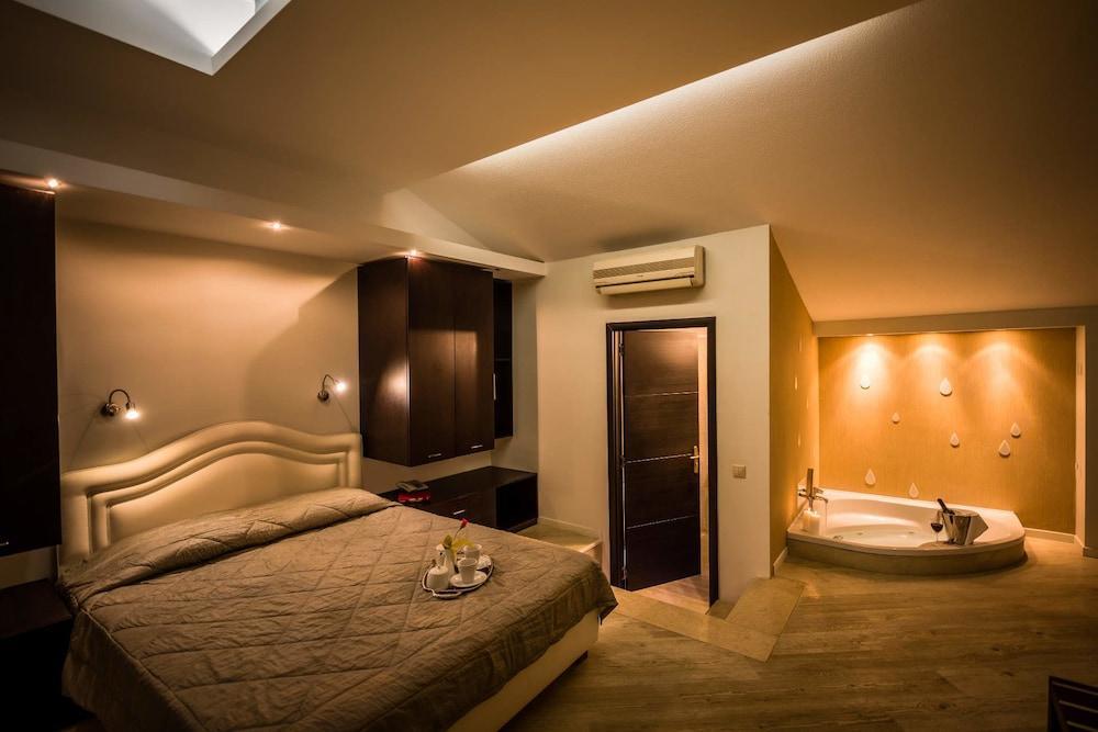 Mediterranean Beach Resort ลากานาส ภายนอก รูปภาพ